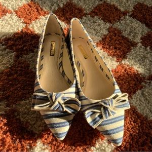 NWT Louise et Cie Aramina Bow Flat